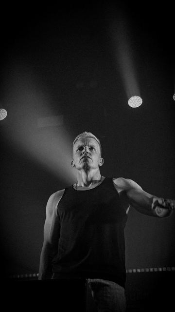 Artist on Stage — photography for Live Entertainment