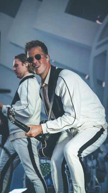 Guitarist — photography for Live Music