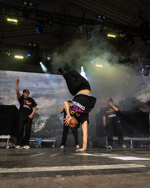 Flow Mo Crew — photography for Performance