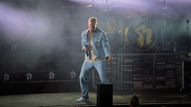 Stage Presence — photography for Concert