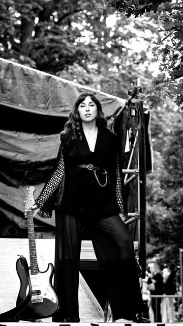 Guitar — photography for Portrait