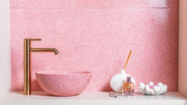 Pink bathroom — photography for Still life