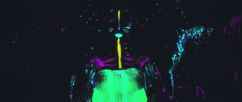 Ütopia — still from the film for ÜBER
